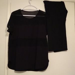 Fabletics workout outfit. Mesh panels and pockets